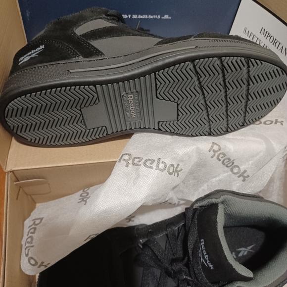 Reebok Work High-top Shoes - Picture 2 of 5